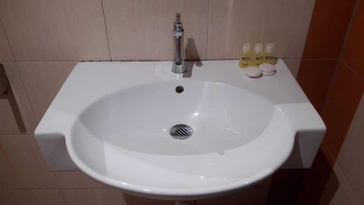 Baron Water Front Motel Kuah Kültér fotó